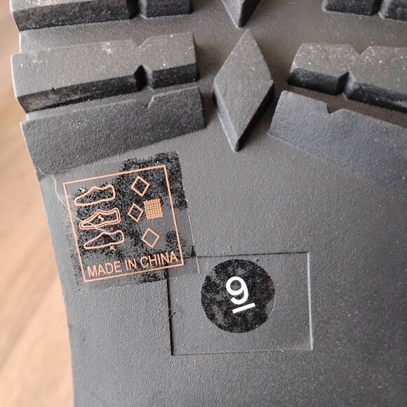 Yetier Platform Loafer Faux Leather Slip On Size 9 Black Chain On Top New In Box - Picture 5 of 8